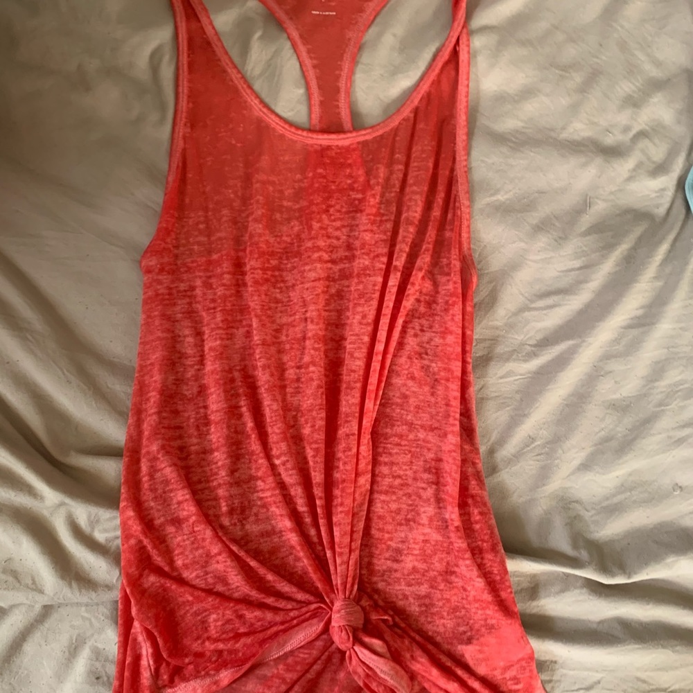 SO razor back tank